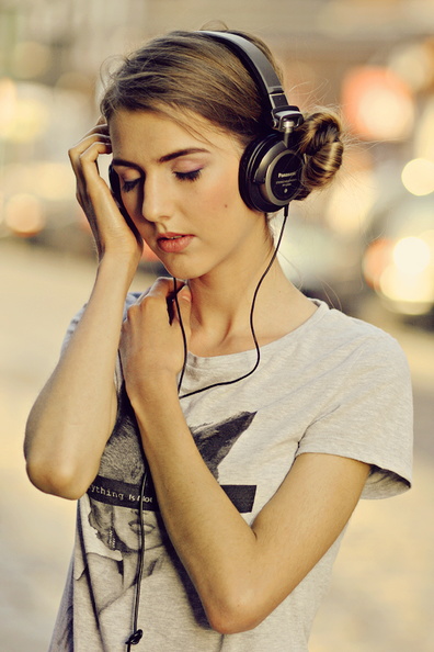 music_addict_by_mijagiphotography-d5zbgo5.jpg